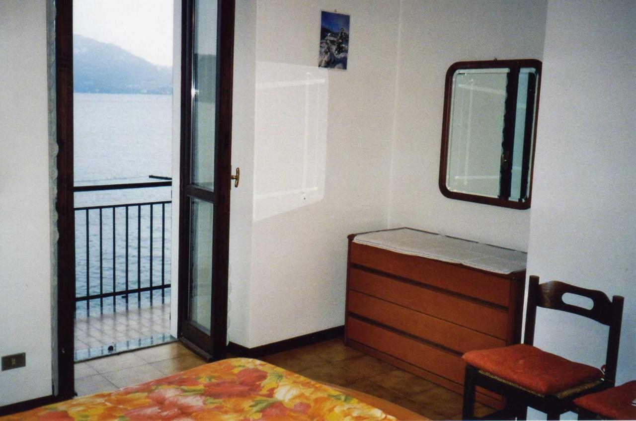 Casa In Riva Al Lago Varenna Exterior photo